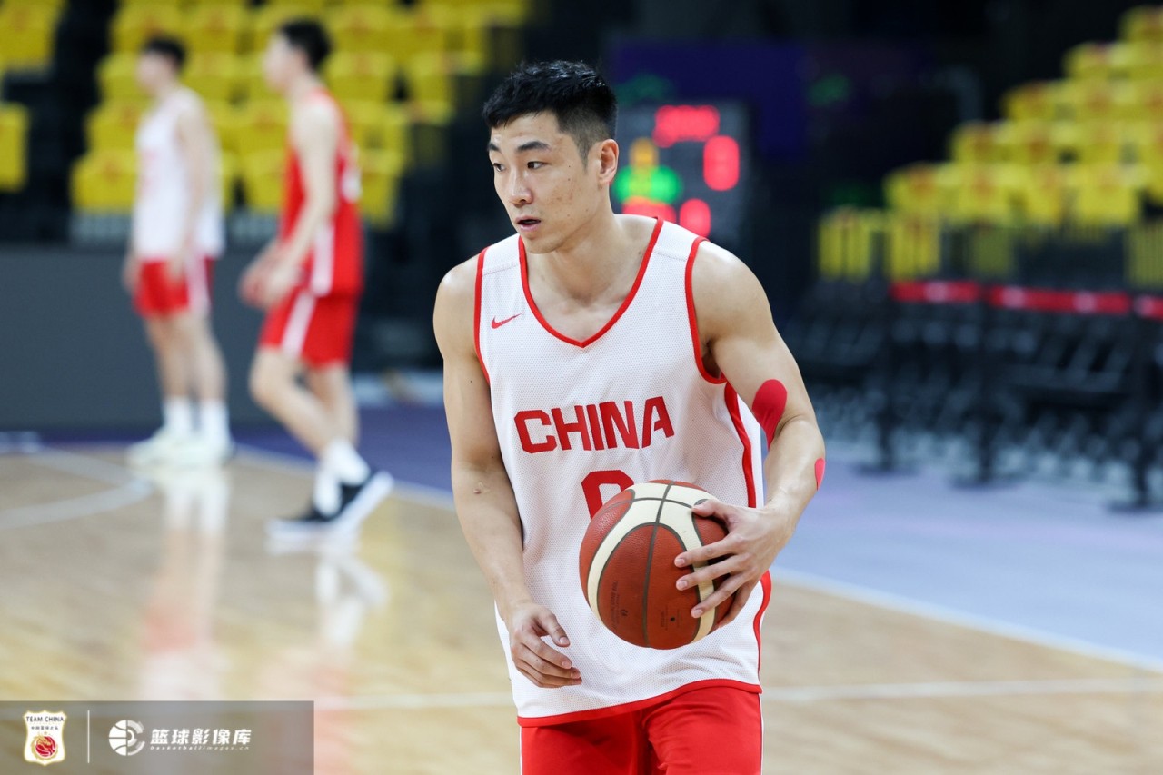 媒体人：只看数据高诗岩还会被质疑 但防守作用所有人都看到了